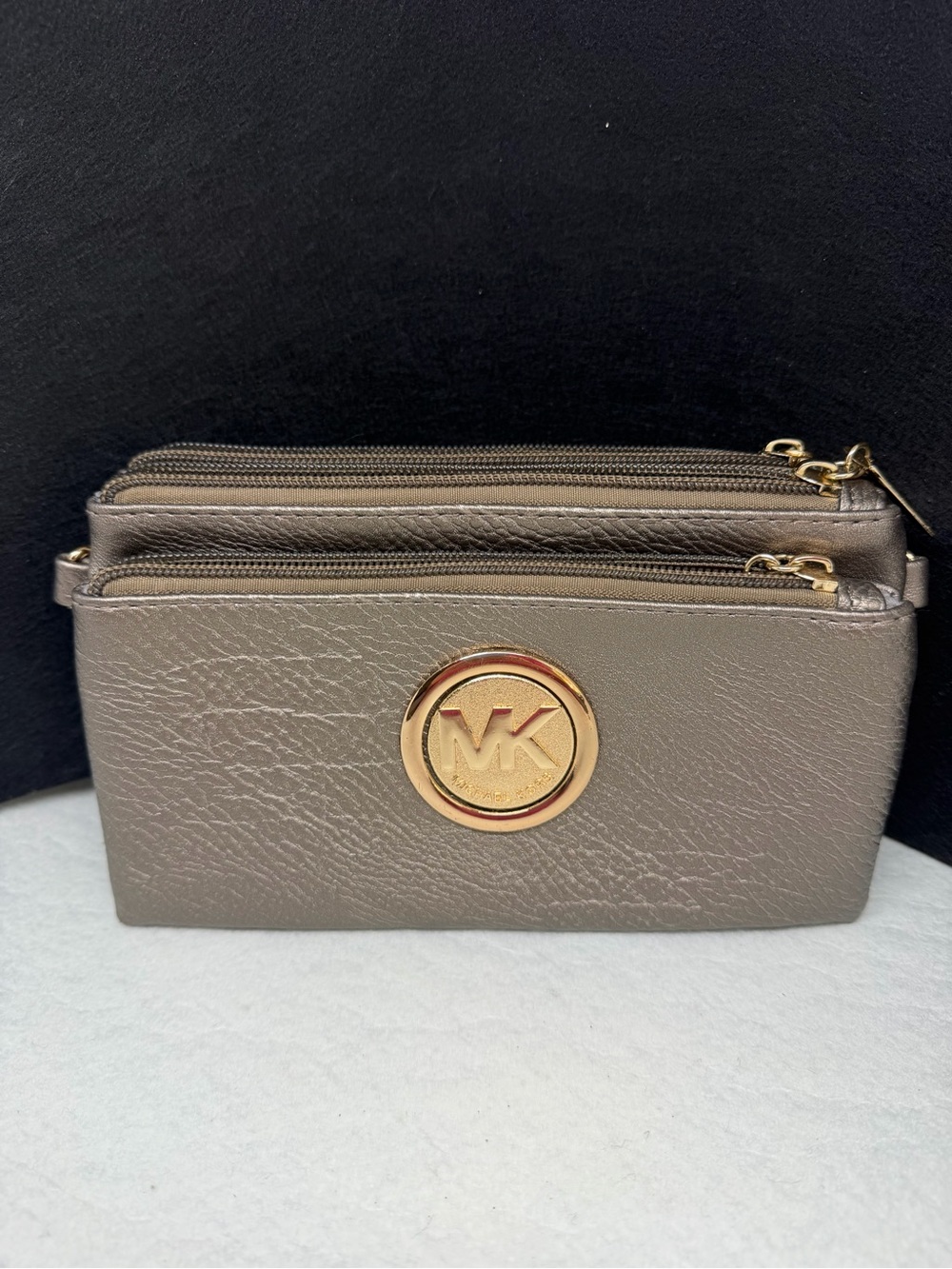 Michael Kors Fulton Triple Zip Leather Wristlet Crossbody Bag – Pewter Metallic